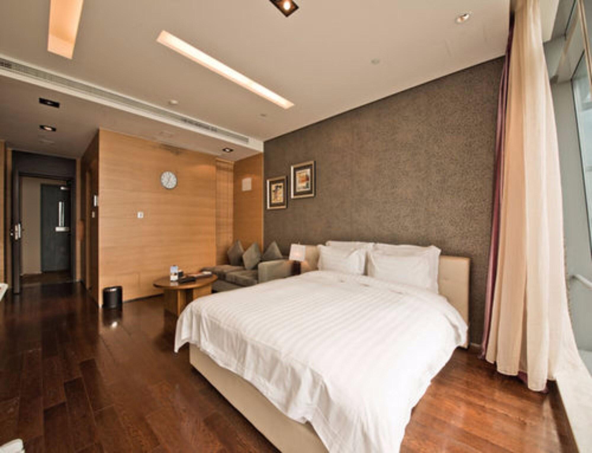 Grand Madison Qingdao Harbour-View Central（Former Qingdao Farglory Hotel） Dış mekan fotoğraf