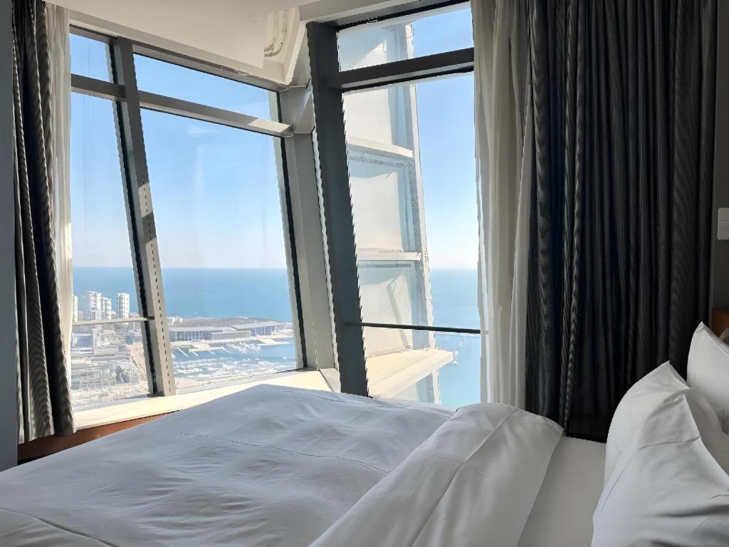 Grand Madison Qingdao Harbour-View Central（Former Qingdao Farglory Hotel） Dış mekan fotoğraf