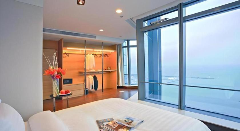 Grand Madison Qingdao Harbour-View Central（Former Qingdao Farglory Hotel） Dış mekan fotoğraf